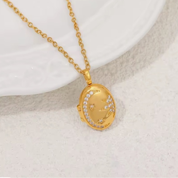 New Gold Sun & Stars Locket - Picture 2 of 7